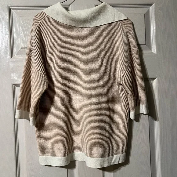 Cream-Trim Beige Knit Short Sleeve Top and Shorts Set - Picture 2 of 2